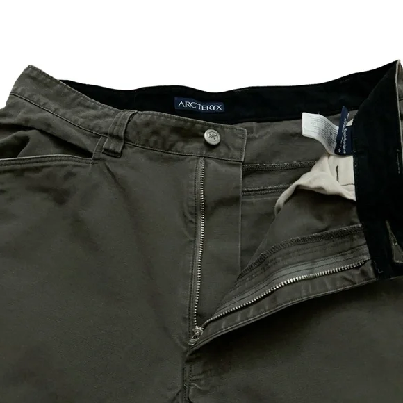 Arc'teryx Shorts Mens Size 30 Chino Hiking Outdoor Zip  12" Inseam Gray - Picture 3 of 6